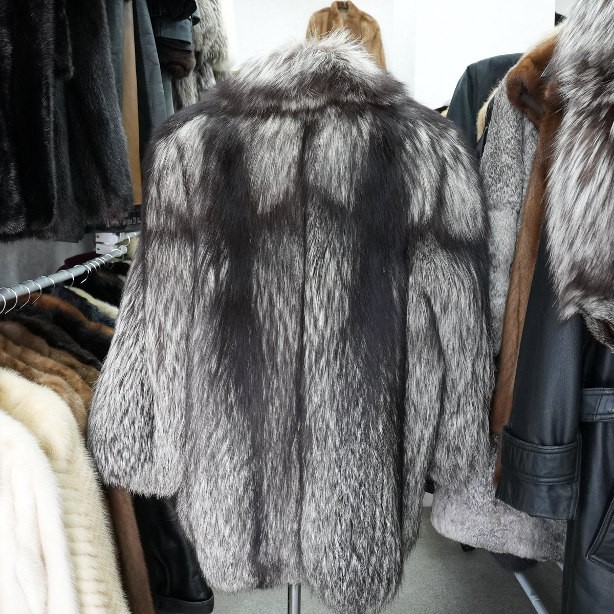 Silver Fox Fur Coat Soft and Fluffy EMBA - Genuine Vintage Fur From Japan