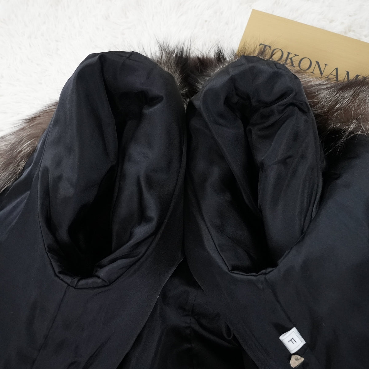 SAGA ROYAL Silver Fox Fur Coat Soft and Fluffy - Genuine Vintage Fur From Japan