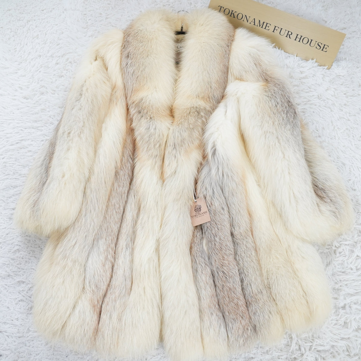 Golden Island Fox Fur Coat Soft and Fluffy SAGA FOX - Genuine Vintage Fur From Japan