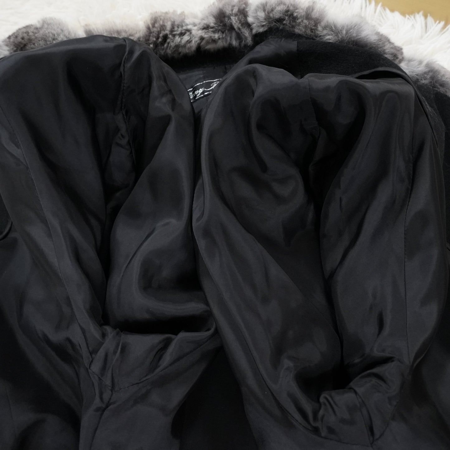 Chinchilla Trim cashmere Coat - Genuine Vintage Fur From Japan