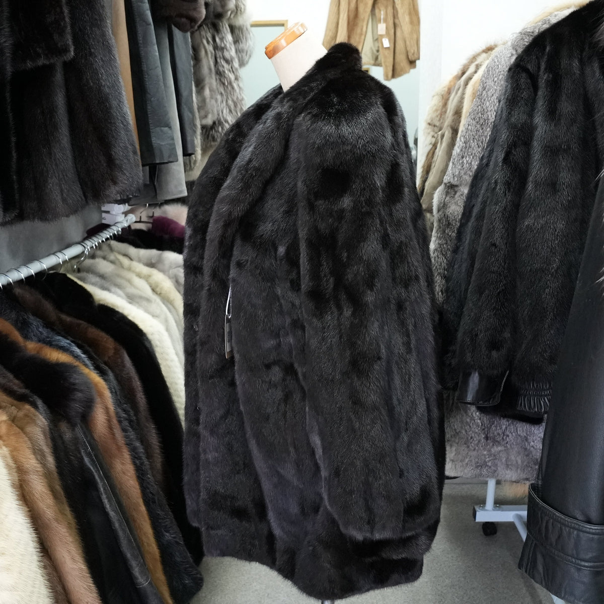 Glama Mink Fur Coat Soft and Glossy - Genuine Vintage Fur From Japan