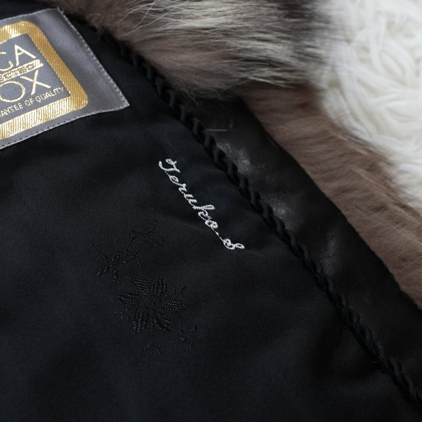 Silver Fox Fur Coat SAGA FOX - Genuine Vintage Fur From Japan