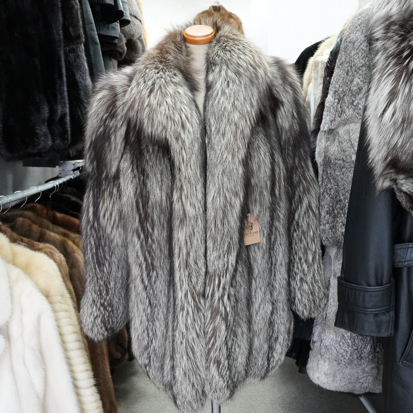 Silver Fox Coat PARTINA - Genuine Vintage Fur From Japan
