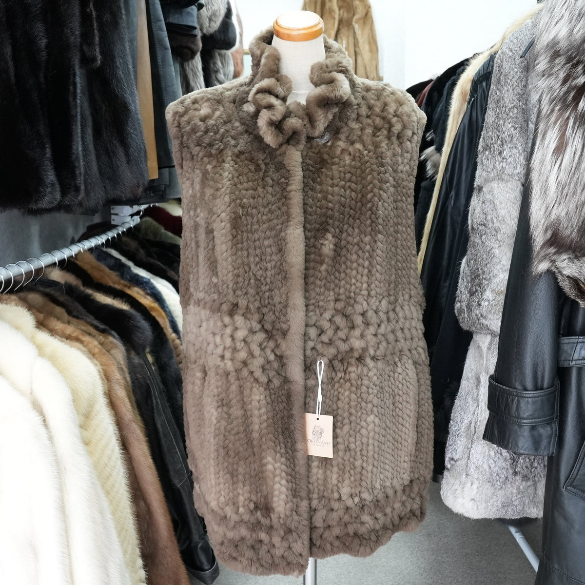 Yarn Nutria Fur Vest - Genuine Vintage Fur From Japan