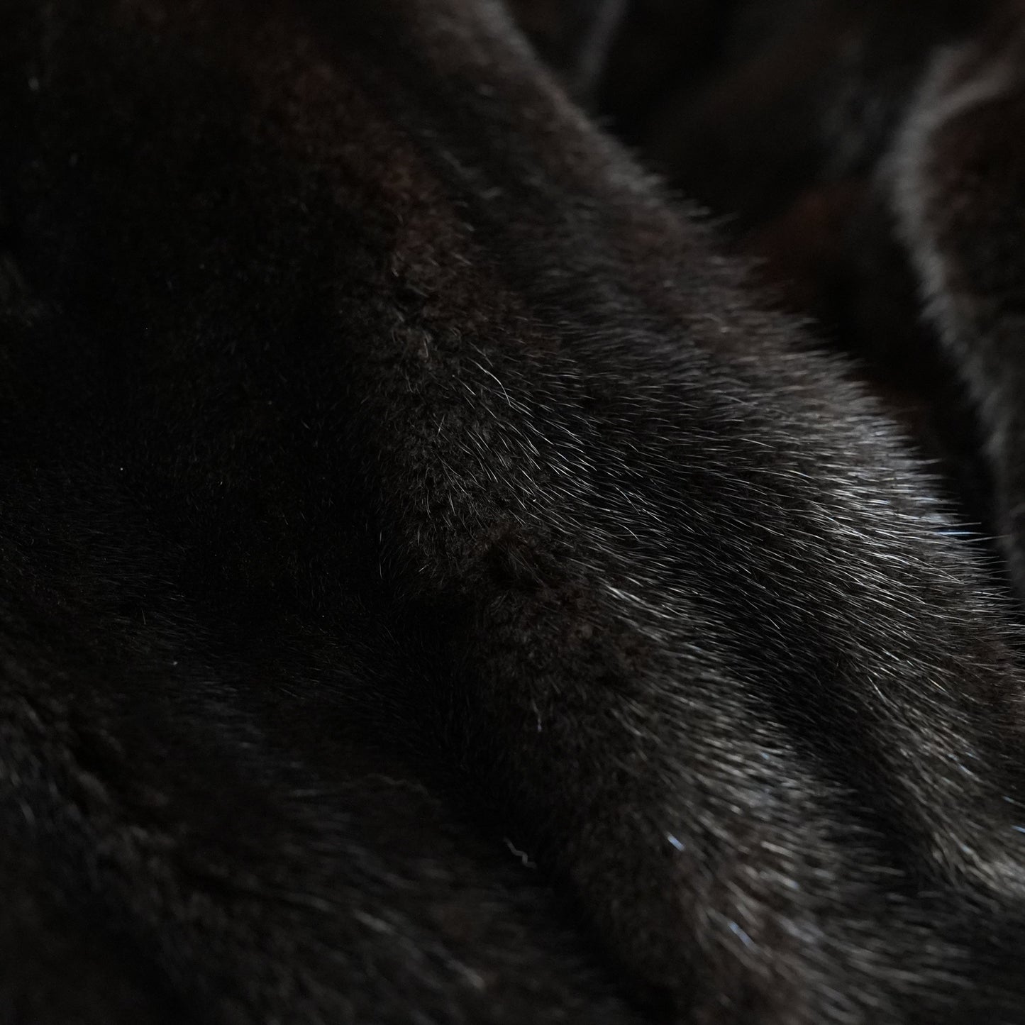 BLACKGLAMA Mink Coat Substantial and luxurious - Genuine Vintage Fur From Japan