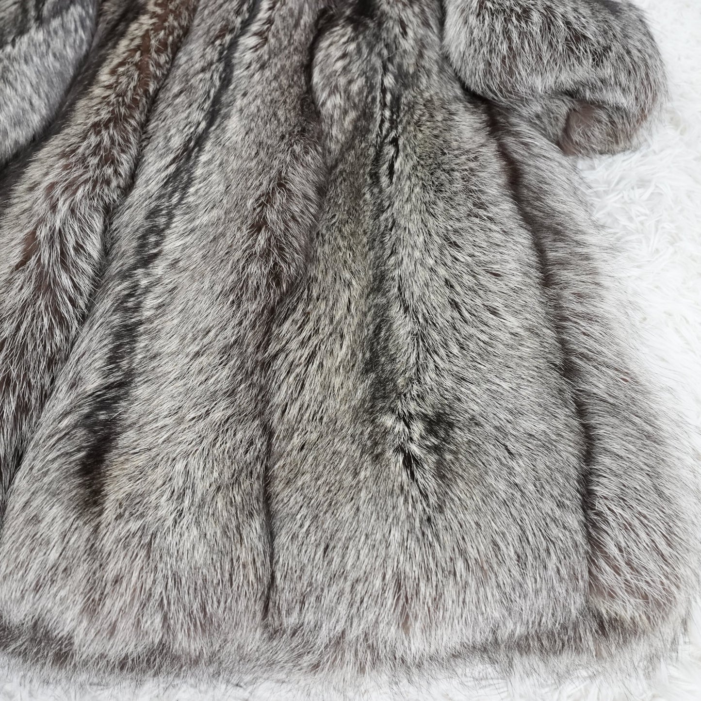 Silver Fox Long Coat SAGA FOX Soft & Fluffy - Genuine Vintage Fur From Japan