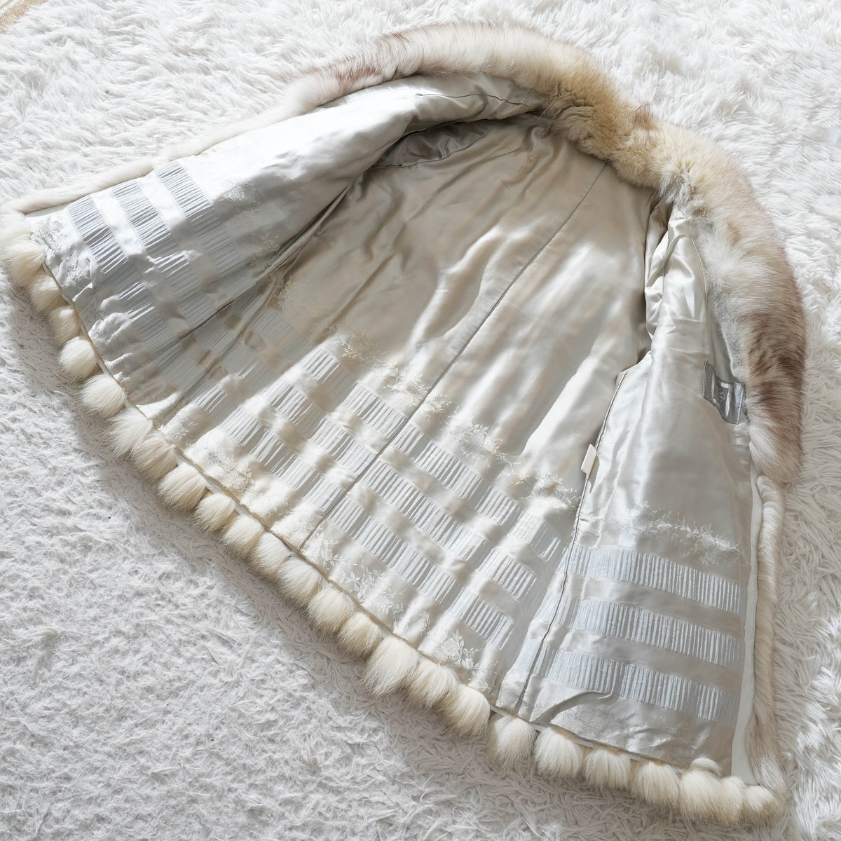 Nordic Fox Fur Coat - Genuine Vintage Fur From Japan