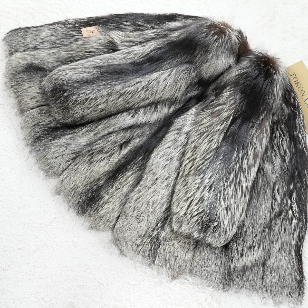 SAGA ROYAL Silver Fox Fur Coat Soft and Fluffy - Genuine Vintage Fur From Japan