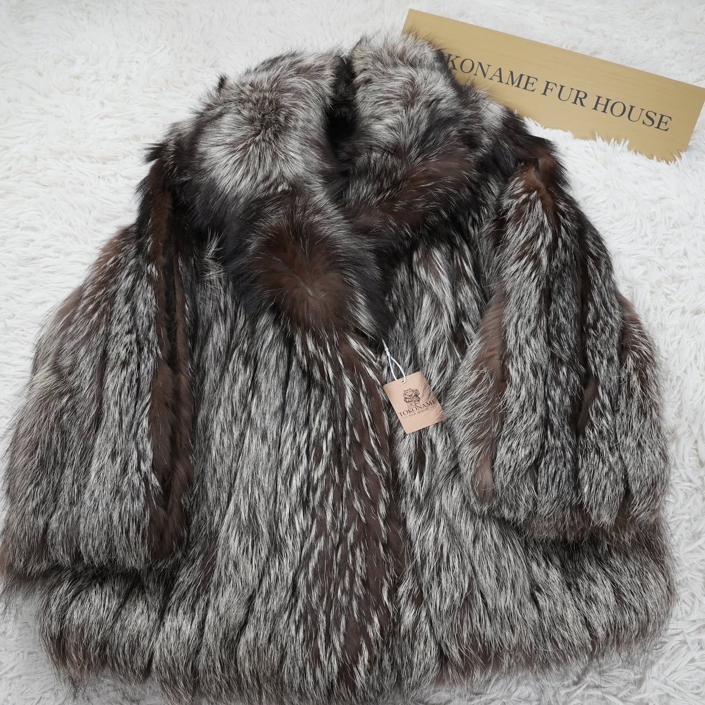Silver Fox Fur Coat SAGA FOX - Genuine Vintage Fur From Japan