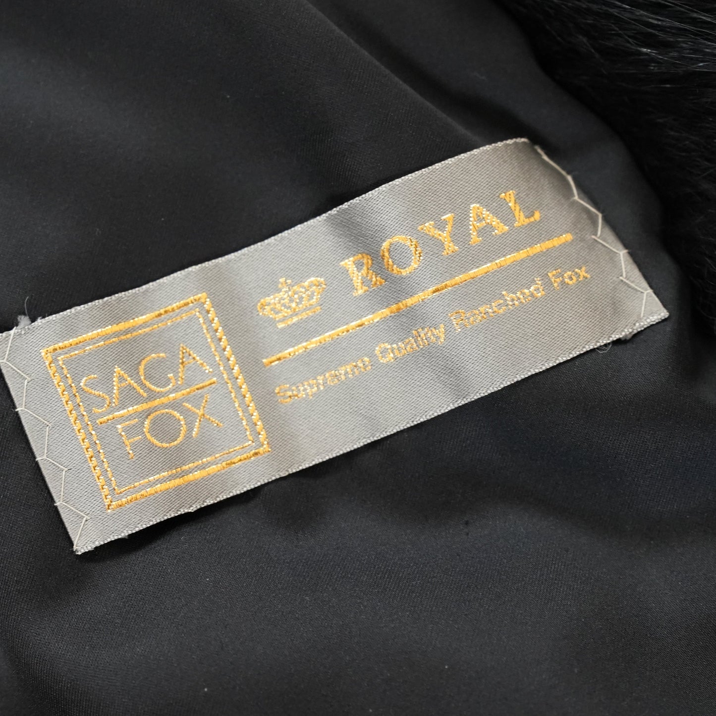 SAGA ROYAL FOX Black Dyed Belle Vison - Genuine Vintage Fur From Japan