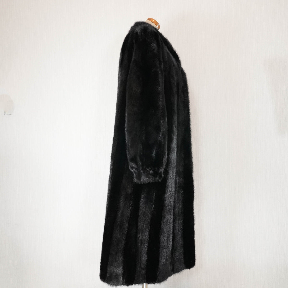 SAGA MINK Fur Long Coat Stripe Design - Genuine Vintage Fur From Japan