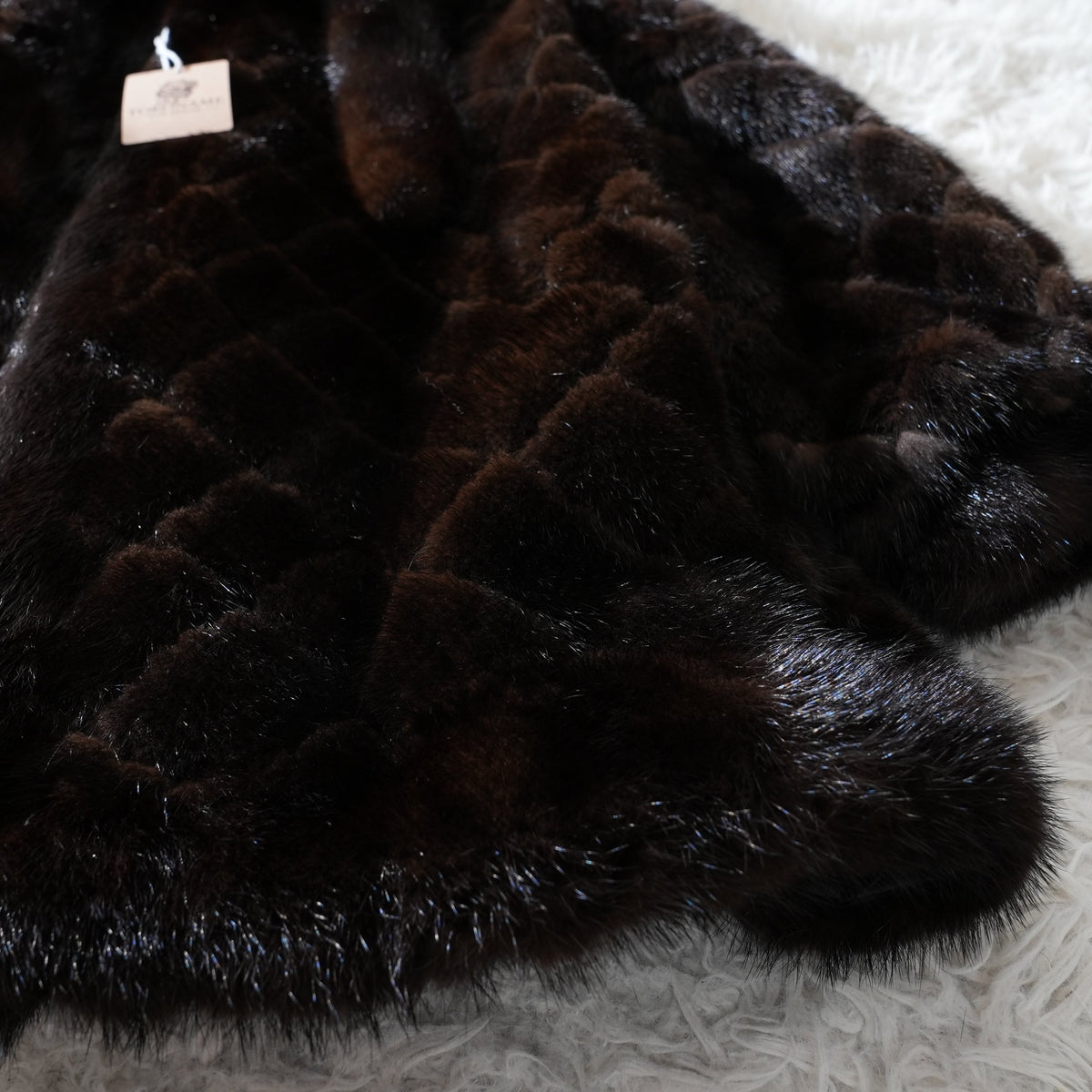 Dark Mink diamond-cut design and a bow tie detail - Genuine Vintage Fur From Japan
