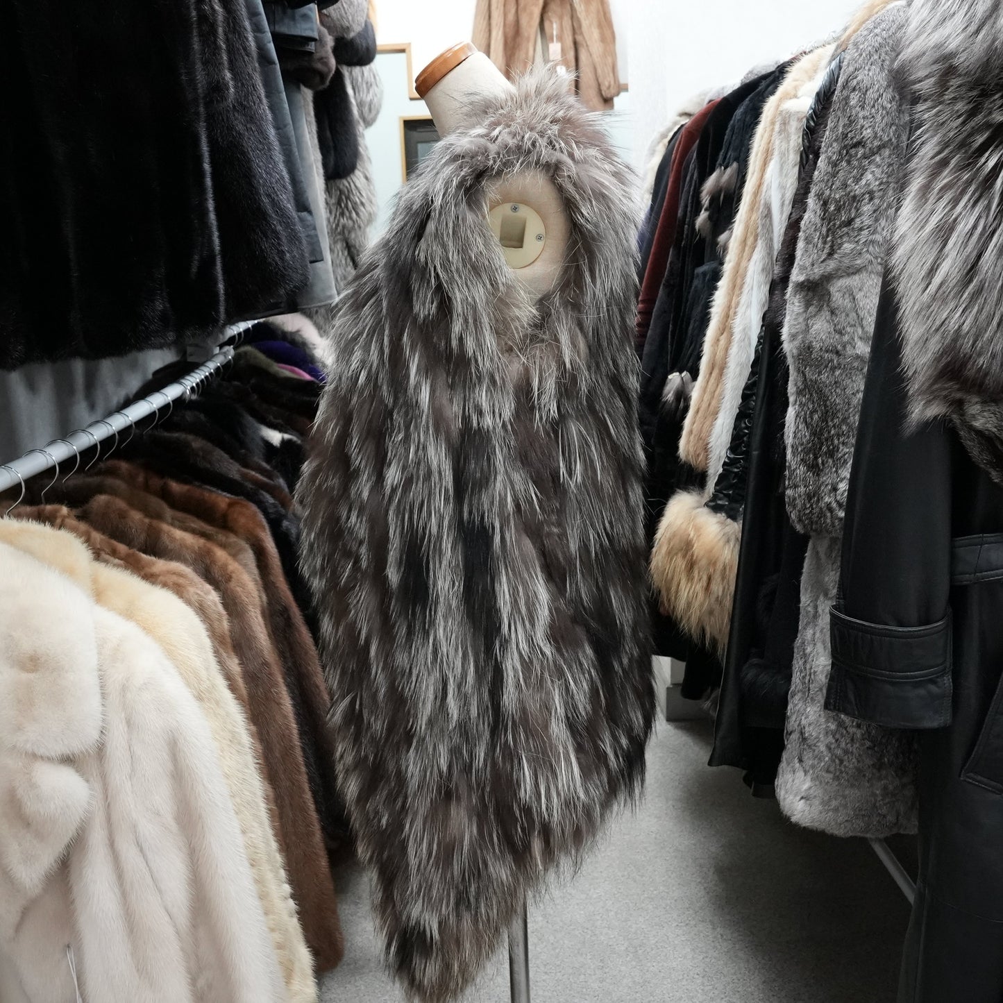 Silver Fox Vest textured yarn - Genuine Vintage Fur From Japan