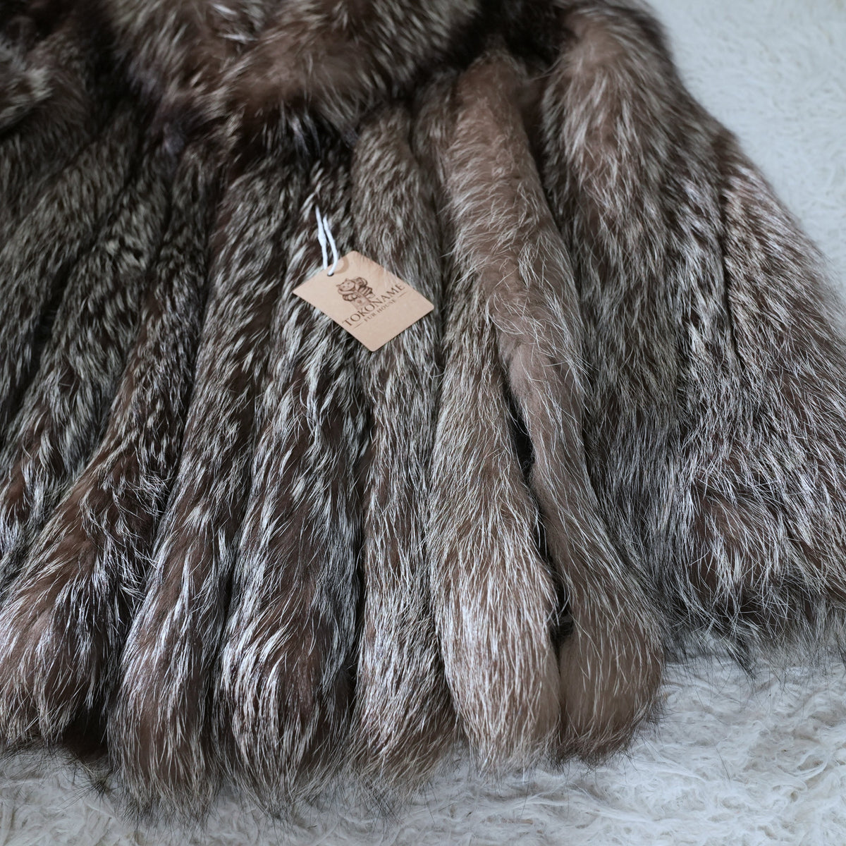 Silver Fox Fur Coat SAGA FOX - Genuine Vintage Fur From Japan