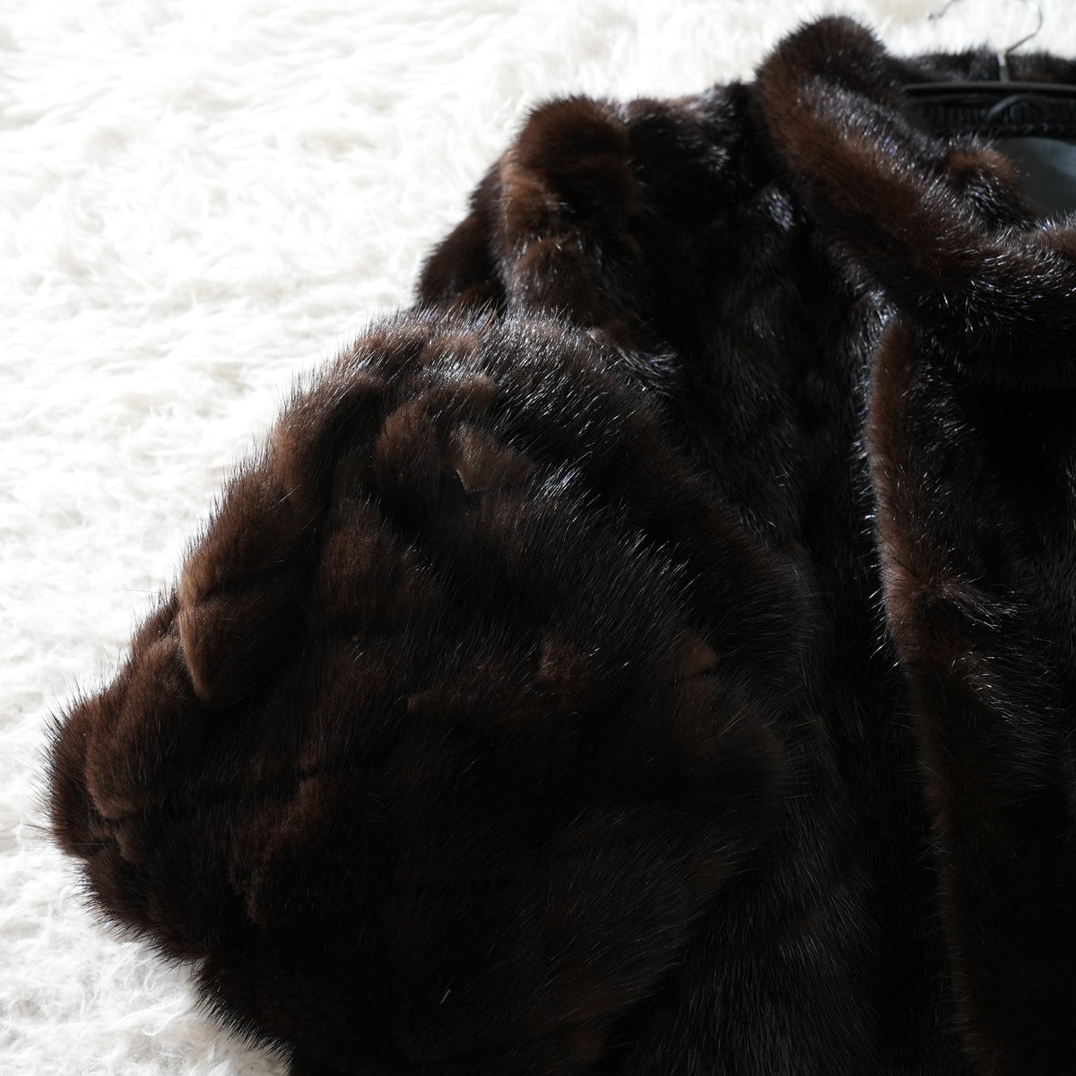 Dark Mink diamond-cut design and a bow tie detail - Genuine Vintage Fur From Japan