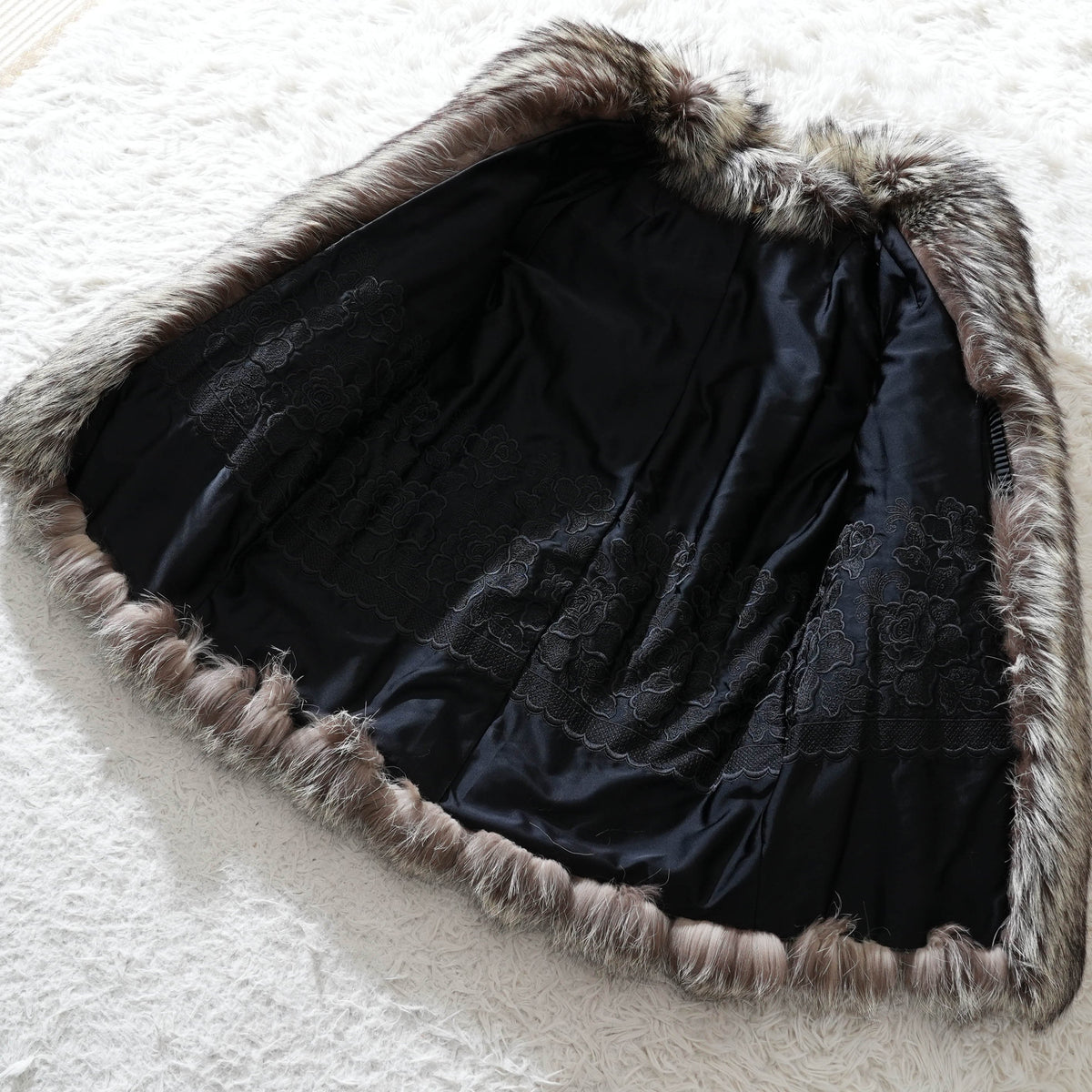Silver Fox Fur Coat Very Soft and Fluffy - Genuine Vintage Fur From Japan