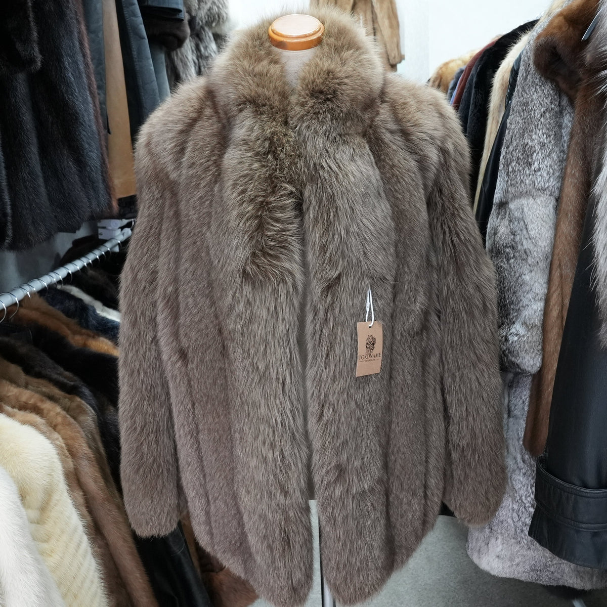 Brown Dyed SAGA FOX Fur Coat Soft and Fluffy - Genuine Vintage Fur From Japan