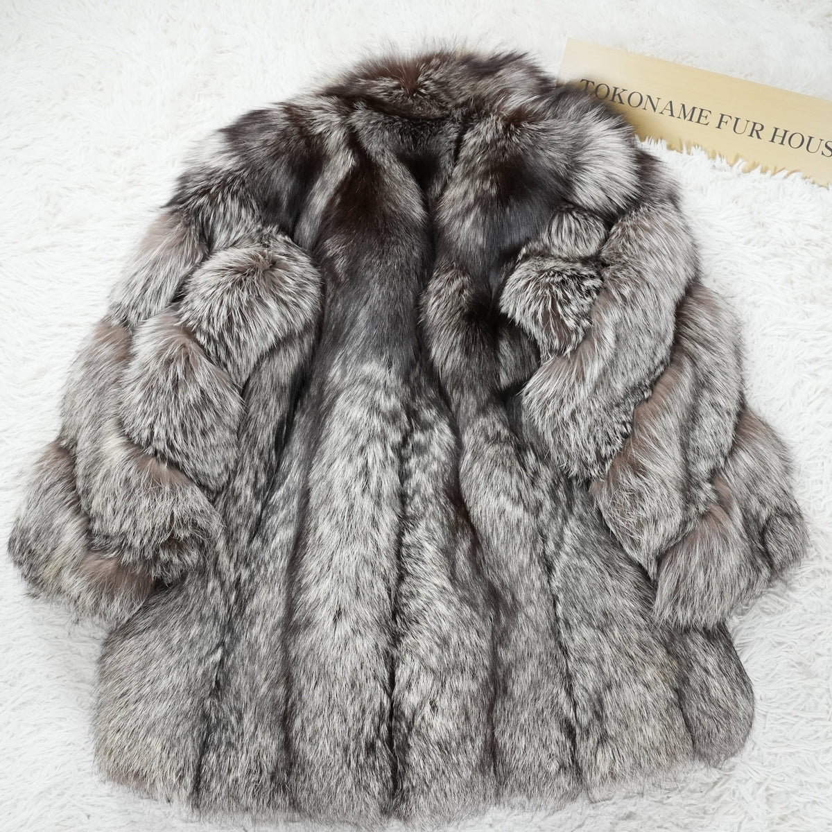 SAGA ROYAL Fox Fur Semi Long Coat Silver Fox Soft and Fluffy - Genuine Vintage Fur From Japan