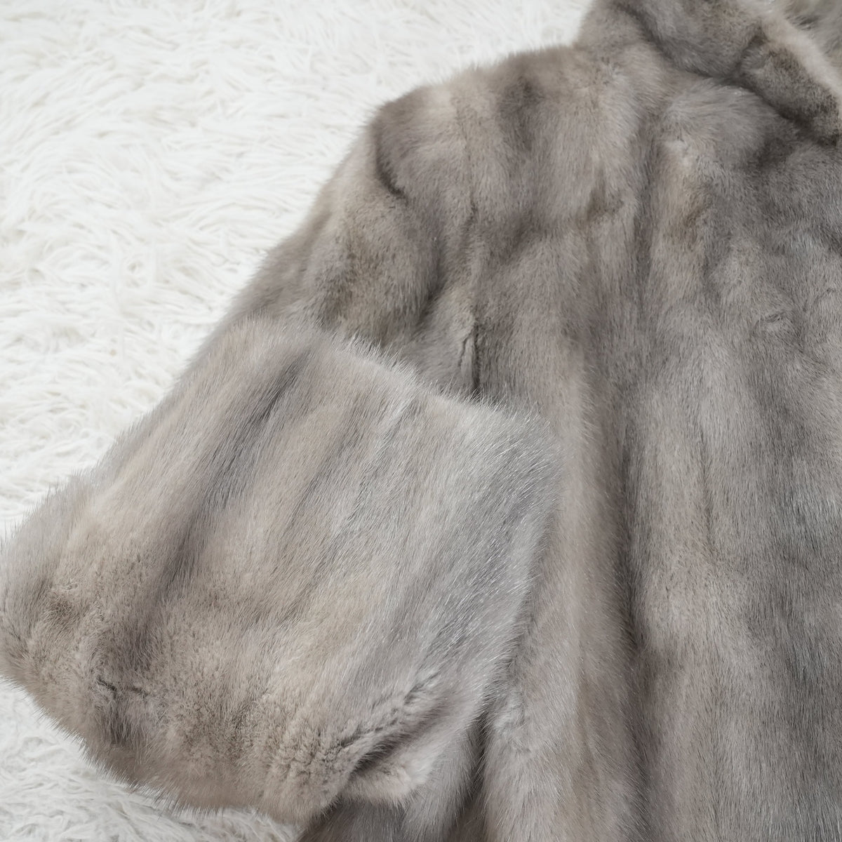 Sapphire Mink Fur Coat SAGA MINK - Genuine Vintage Fur From Japan