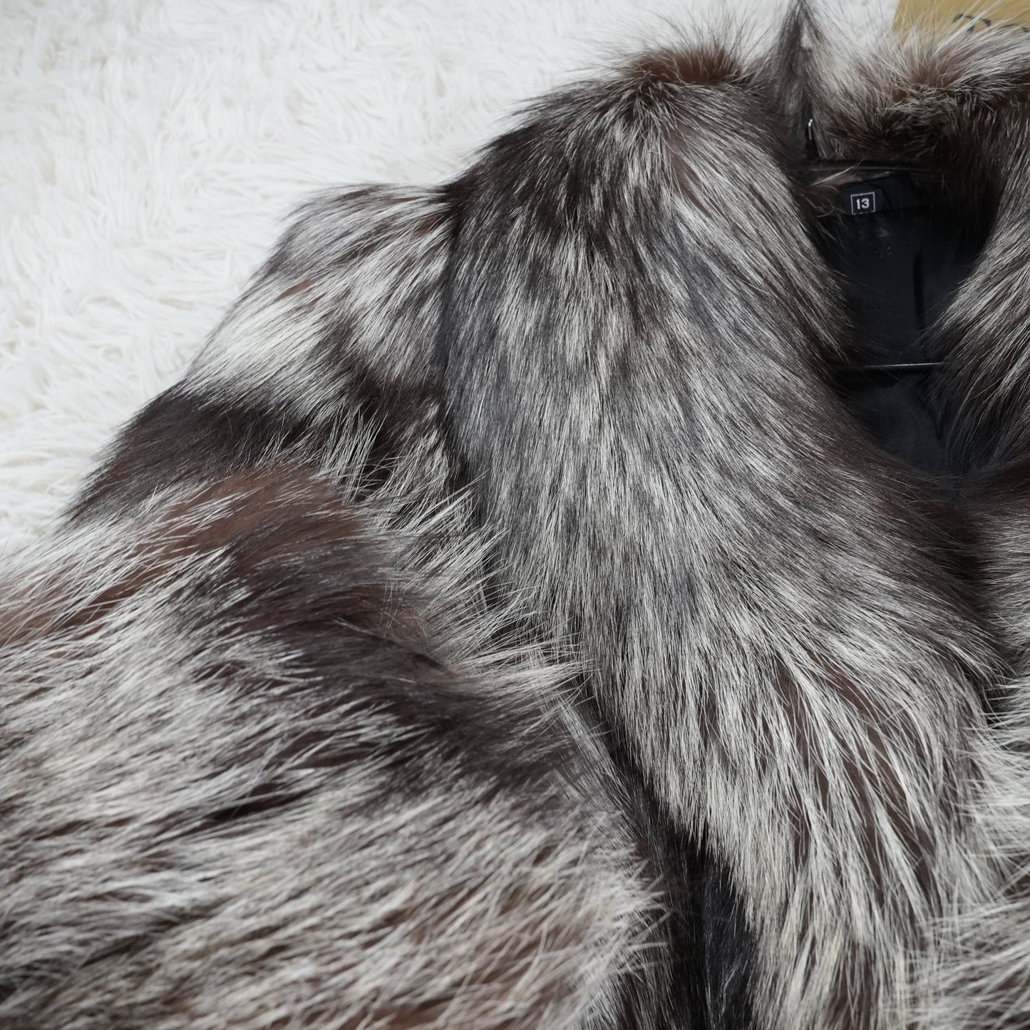 Silver Fox Coat SAGA FOX - Genuine Vintage Fur From Japan