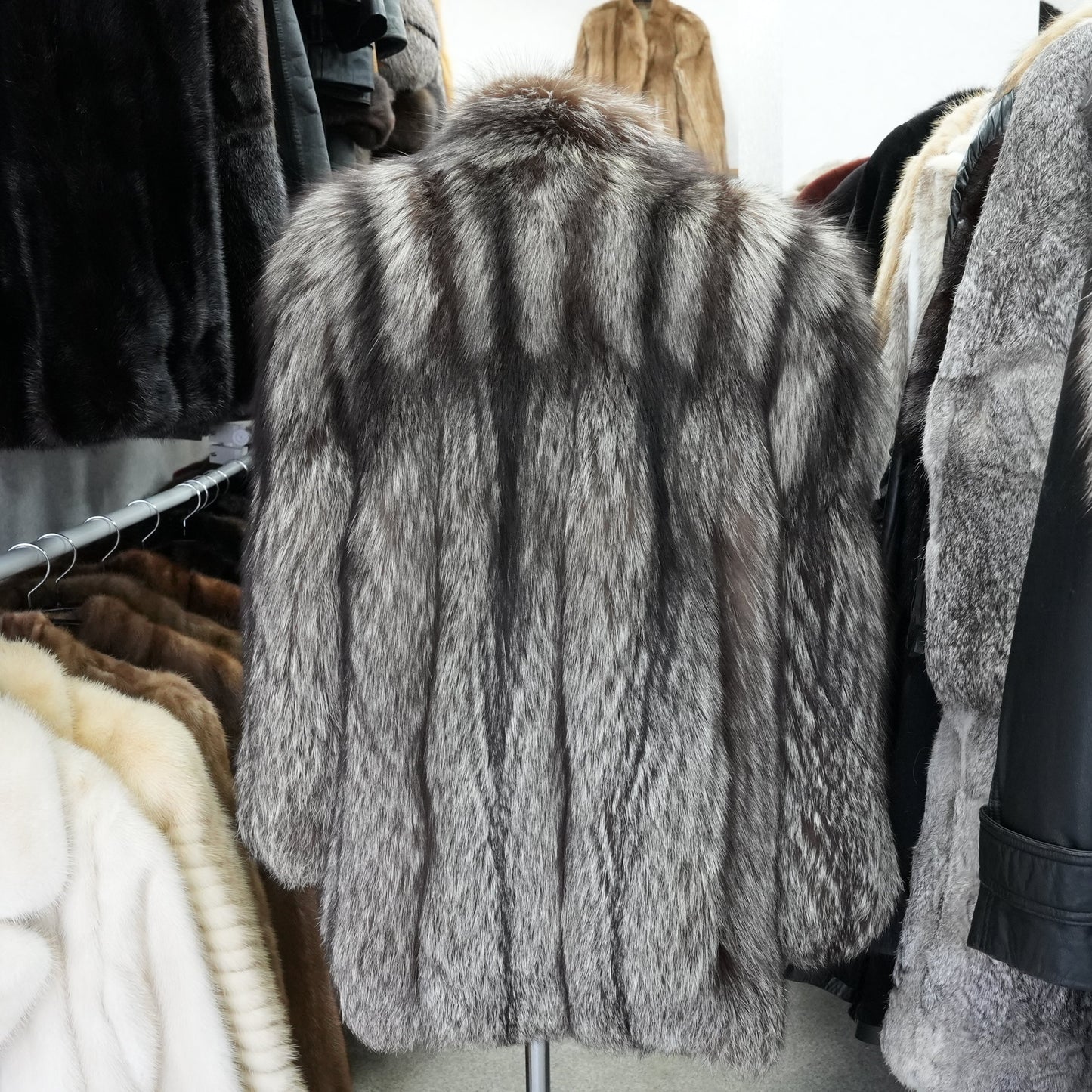 Silver Fox Coat PARTINA - Genuine Vintage Fur From Japan