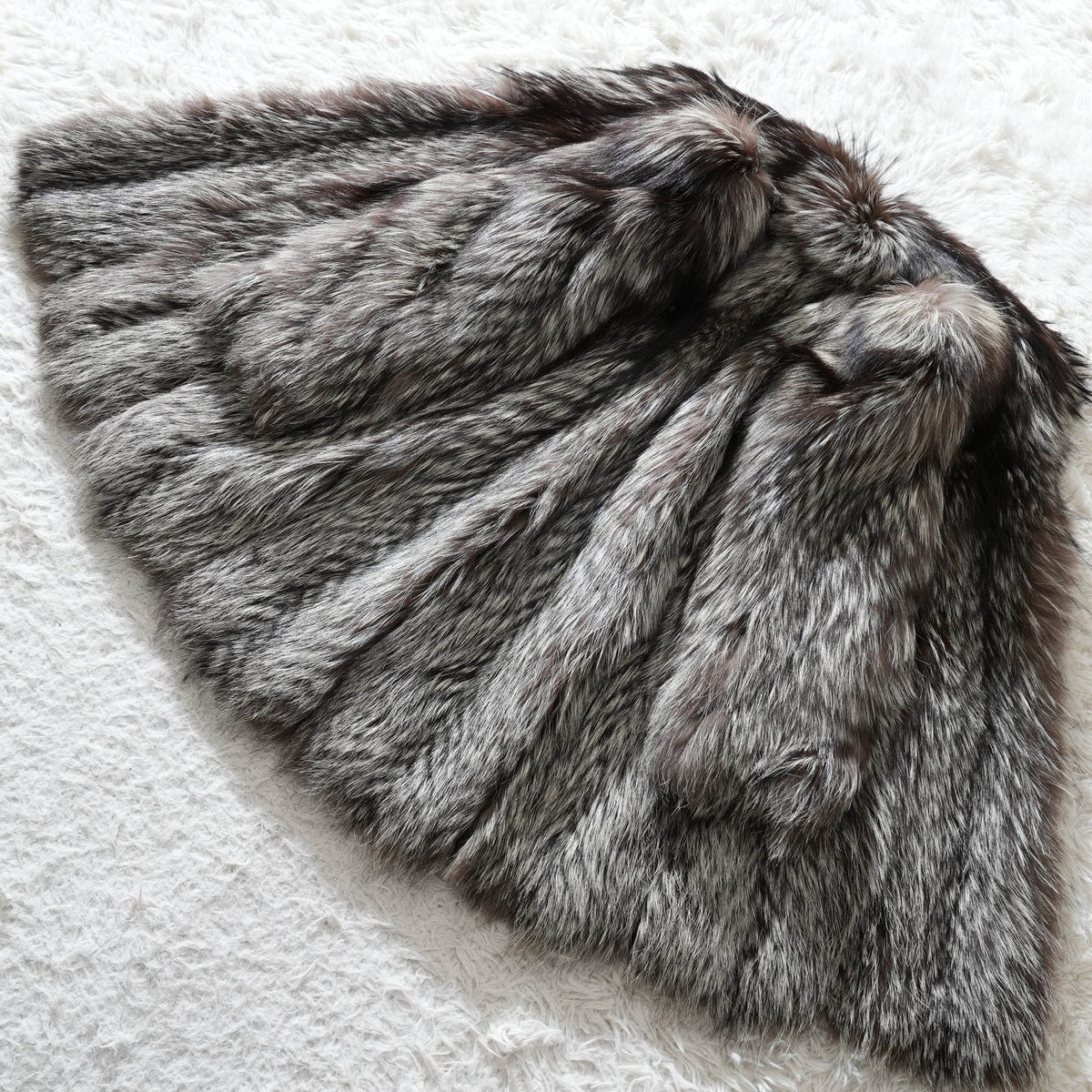Nordic Silver Fox Fur Coat EMBA - Genuine Vintage Fur From Japan