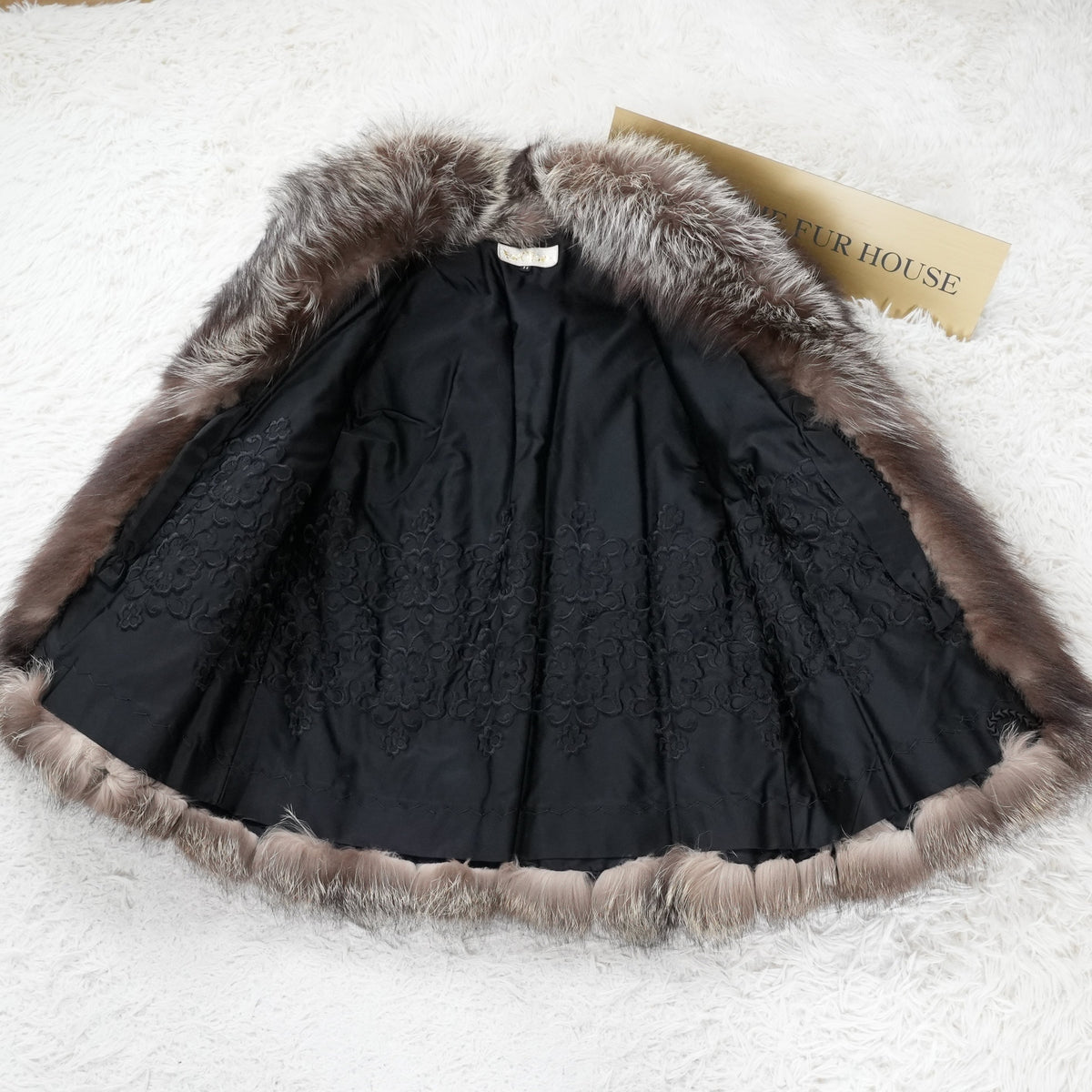 Silver Fox Fur Coat Soft and Fuluffy - Genuine Vintage Fur From Japan