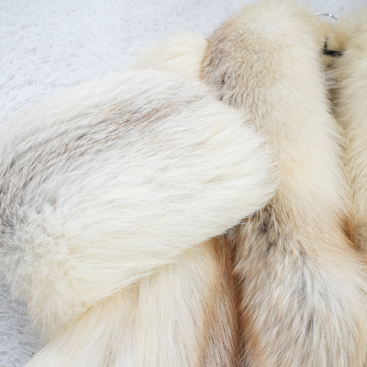 Golden Island Fox Fur Coat Soft and Fluffy SAGA FOX - Genuine Vintage Fur From Japan