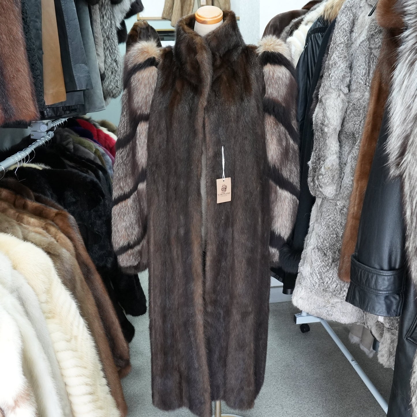 Demi Buff SAGA Mink and Silver Fox Fur arm Long Coat - Genuine Vintage Fur From Japan