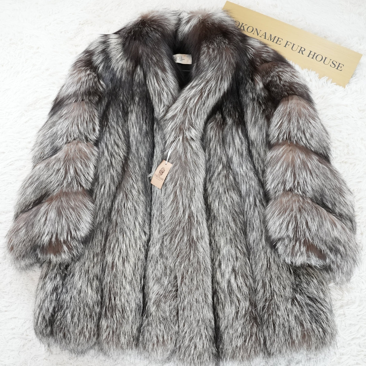 Silver Fox Fur Coat SAGA FOX Soft and Fluffy - Genuine Vintage Fur From Japan
