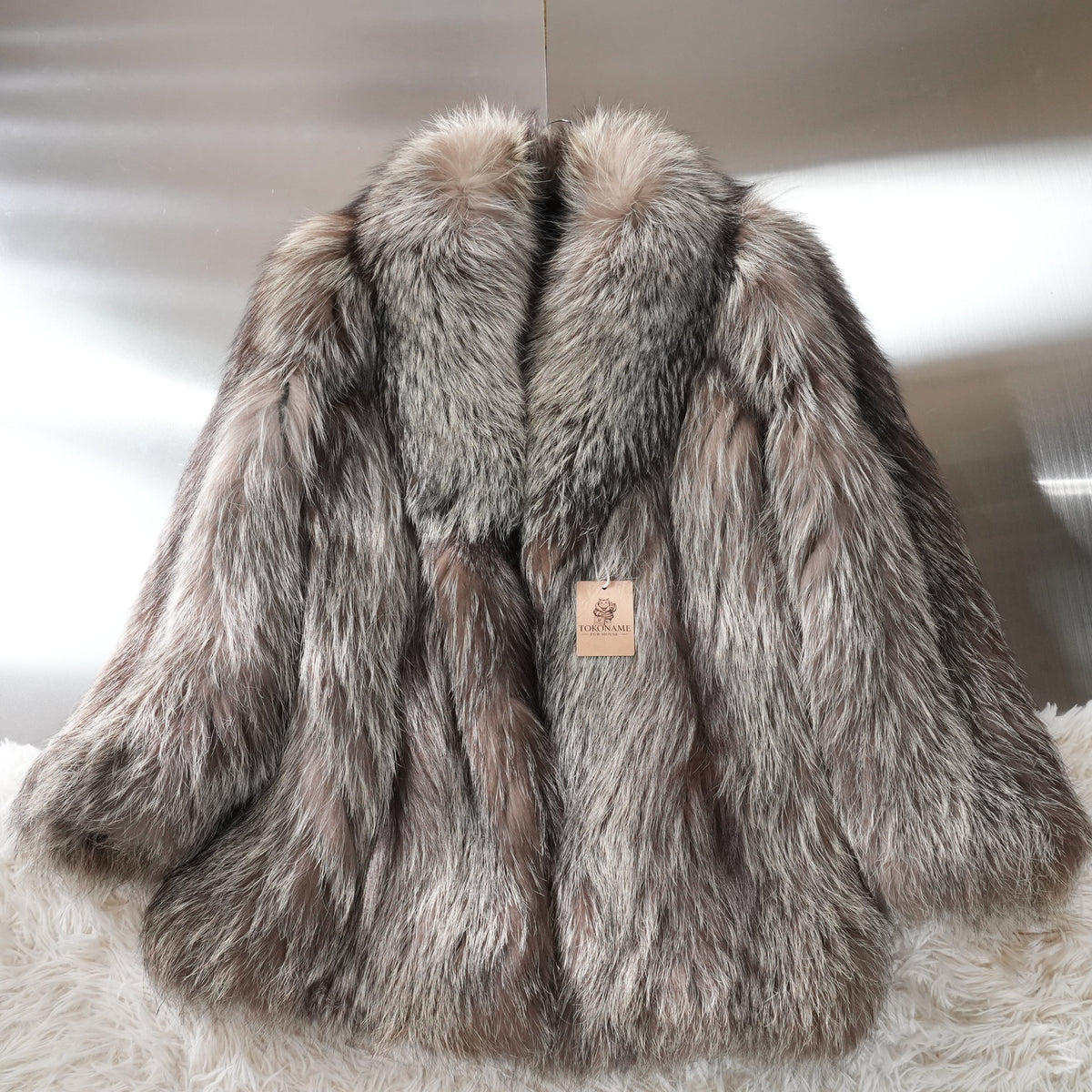 SAGA FOX Silver Fox Fur Coat - Genuine Vintage Fur From Japan