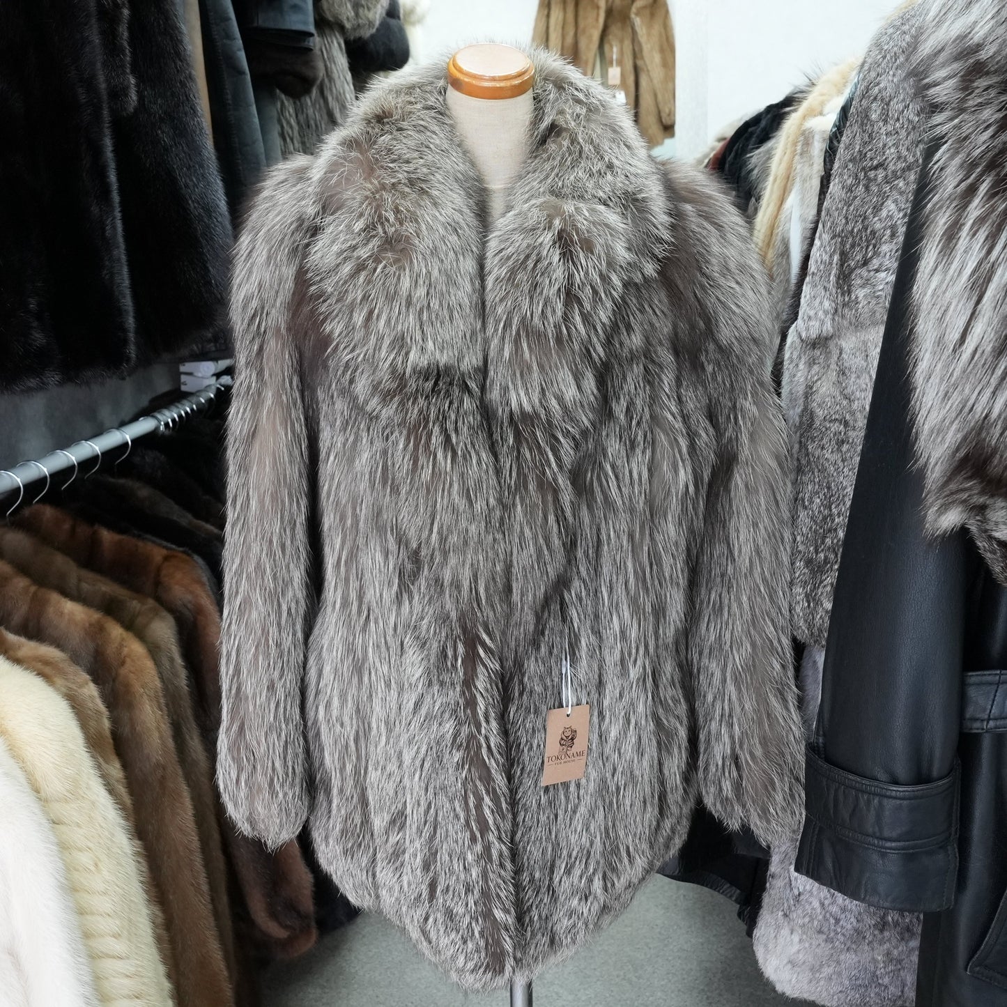 Siler Fox Fur Coat ROTINY - Genuine Vintage Fur From Japan