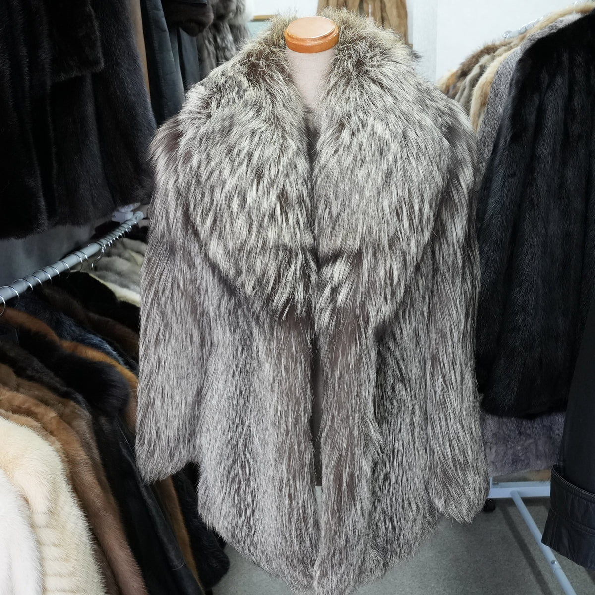 Silver Fox Fur Coat - Genuine Vintage Fur From Japan