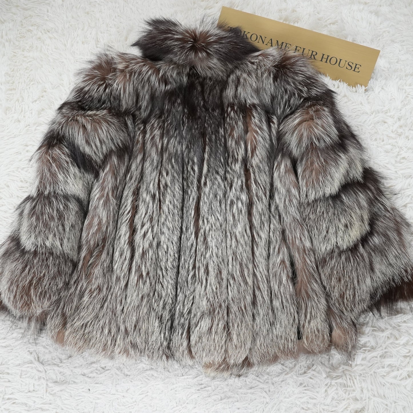Silver Fox Coat SAGA FOX - Genuine Vintage Fur From Japan