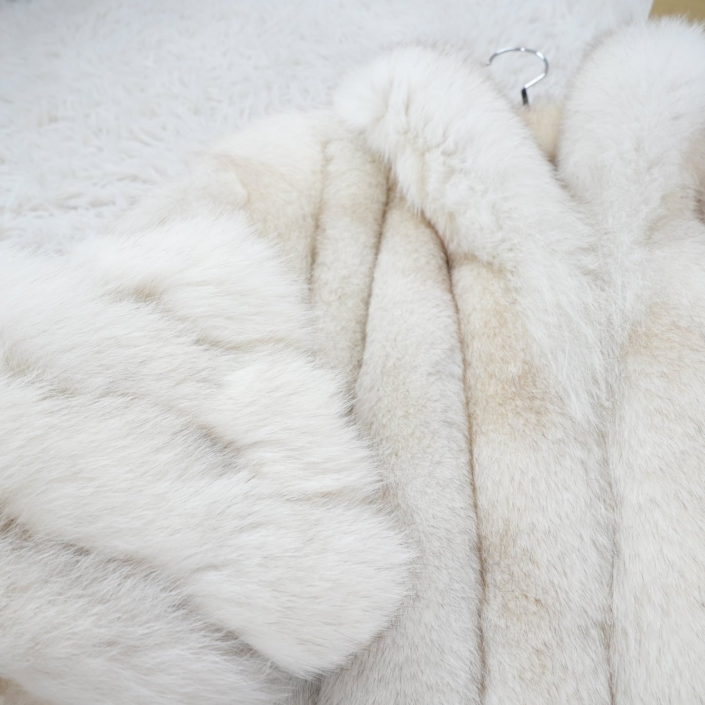 Nordic Fox Fur Coat SAGA FOX - Genuine Vintage Fur From Japan