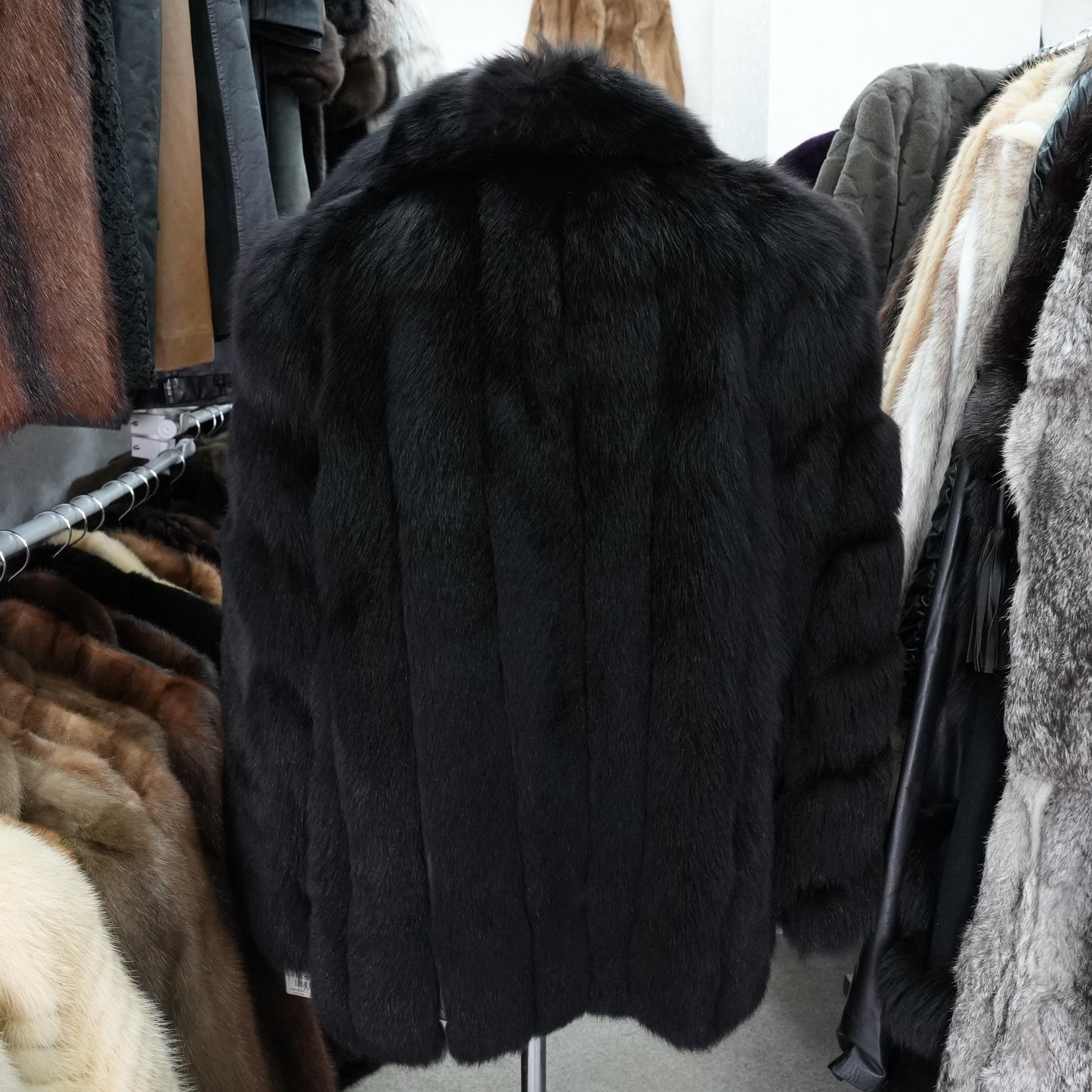 SAGA ROYAL FOX Black Dyed Coat - Genuine Vintage Fur From Japan