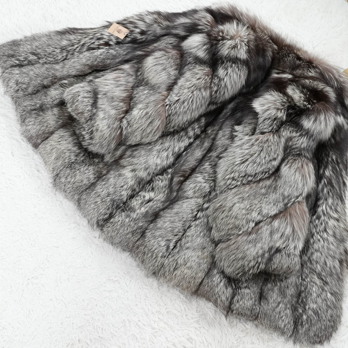 SAGA ROYAL Fox Fur Semi Long Coat Silver Fox Soft and Fluffy - Genuine Vintage Fur From Japan