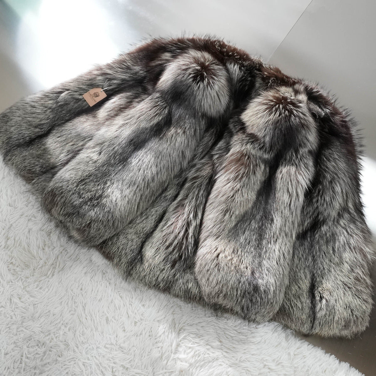SAGA FOX Silver Fox Fur Coat Soft and Fluffy - Genuine Vintage Fur From Japan