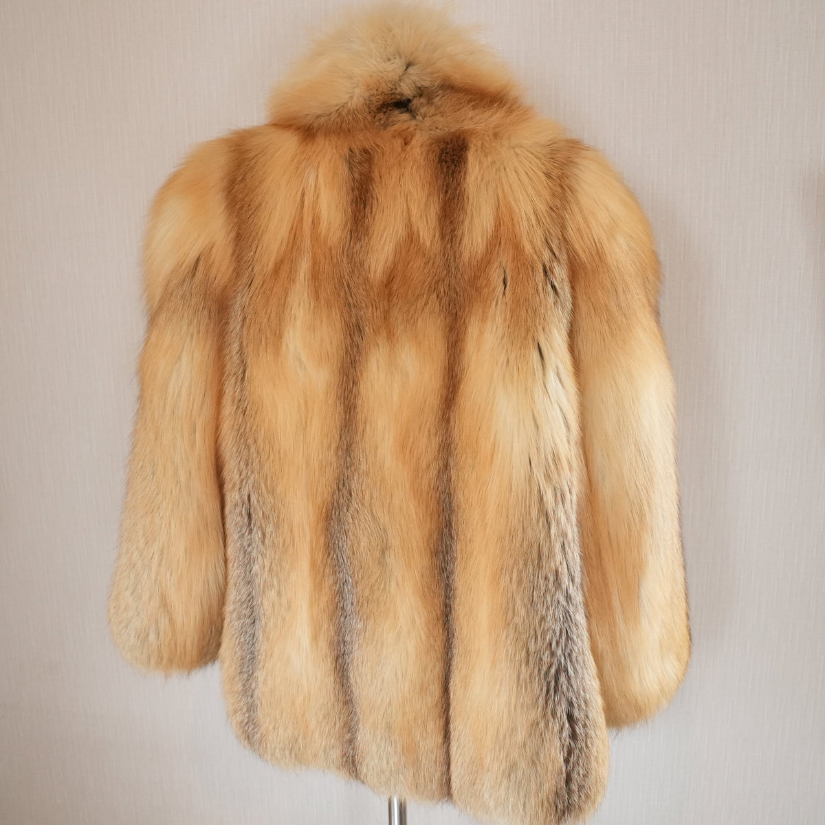 Golden Island Fox Fur Coat Very Soft and Fluffy - Genuine Vintage Fur From Japan