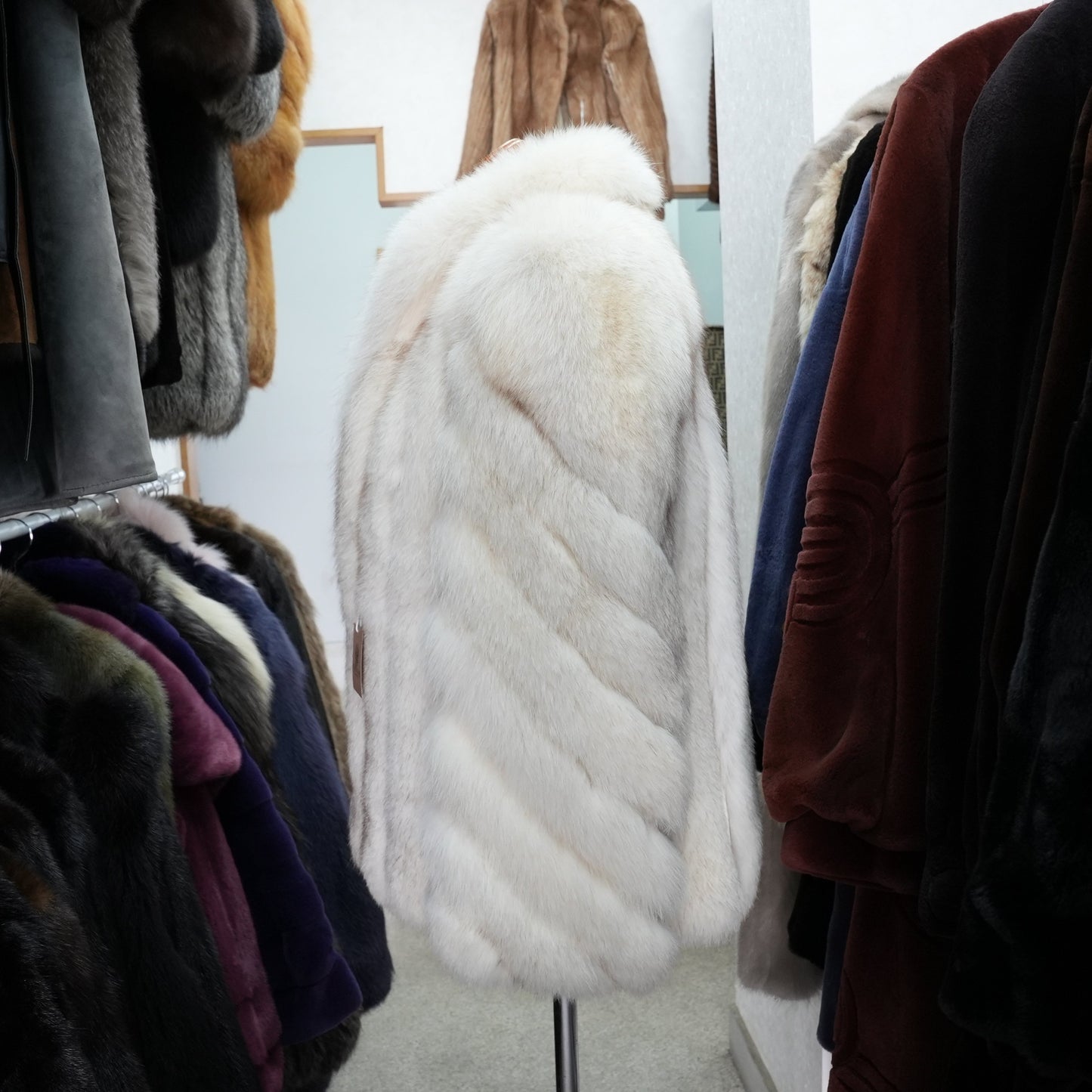 Nordic Fox Fur Coat SAGA FOX - Genuine Vintage Fur From Japan