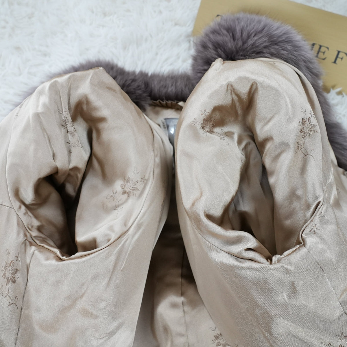 Muted Plum Gray Dyed SAGA FOX Coat Soft and Fluffy - Genuine Vintage Fur From Japan