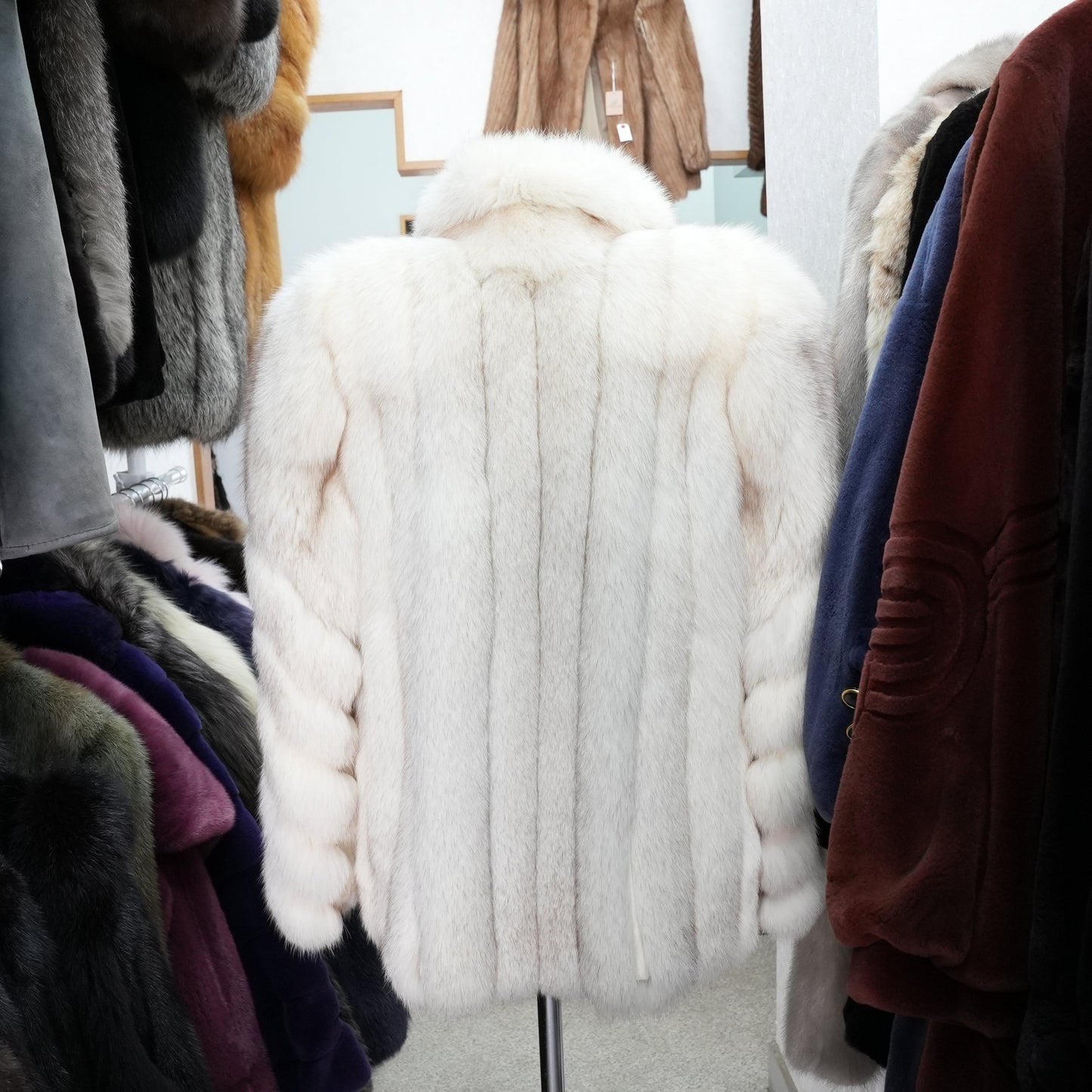 Nordic Fox Fur Coat SAGA FOX - Genuine Vintage Fur From Japan