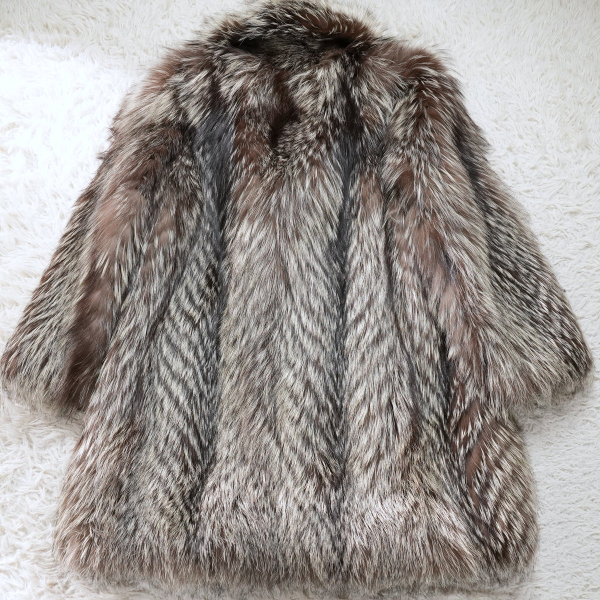 Silver Fox Fur Semi Long Coat - Genuine Vintage Fur From Japan