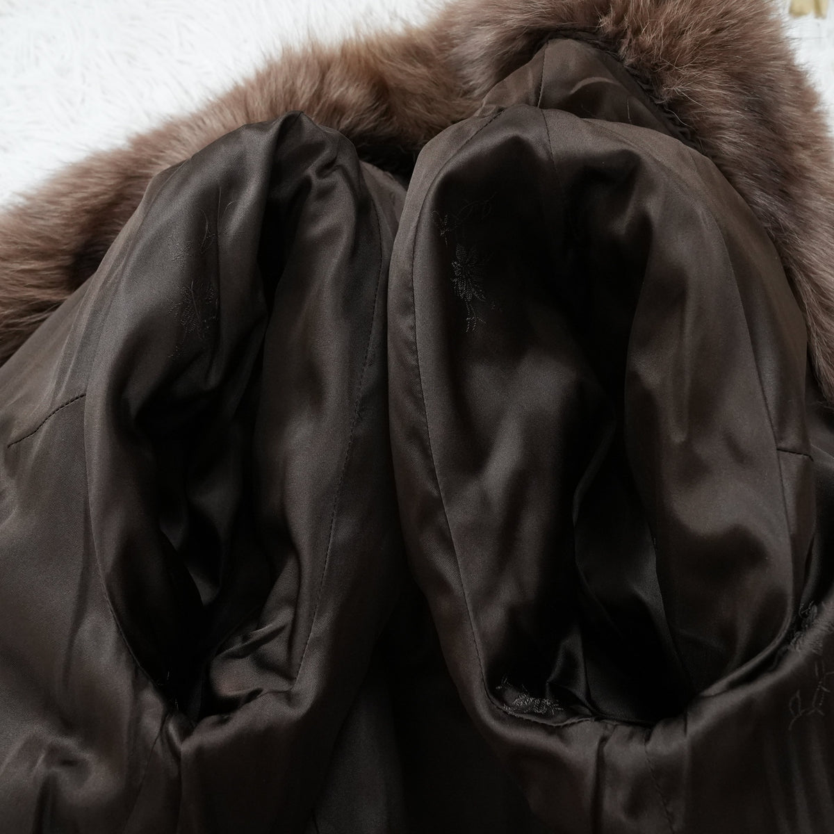 Brown Dyed SAGA FOX Fur Coat Soft and Fluffy - Genuine Vintage Fur From Japan