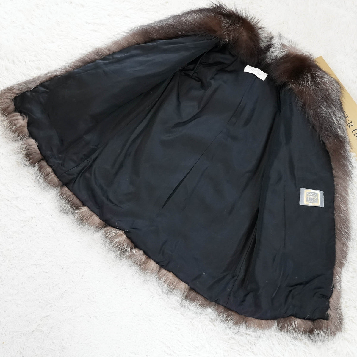 Silver Fox Fur Coat SAGA FOX Soft and Fluffy - Genuine Vintage Fur From Japan