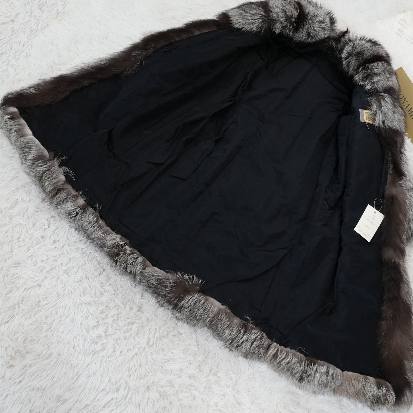 Silver Fox Long Coat Soft and Fuffy -SAGA FOX Vintage Fur Japan