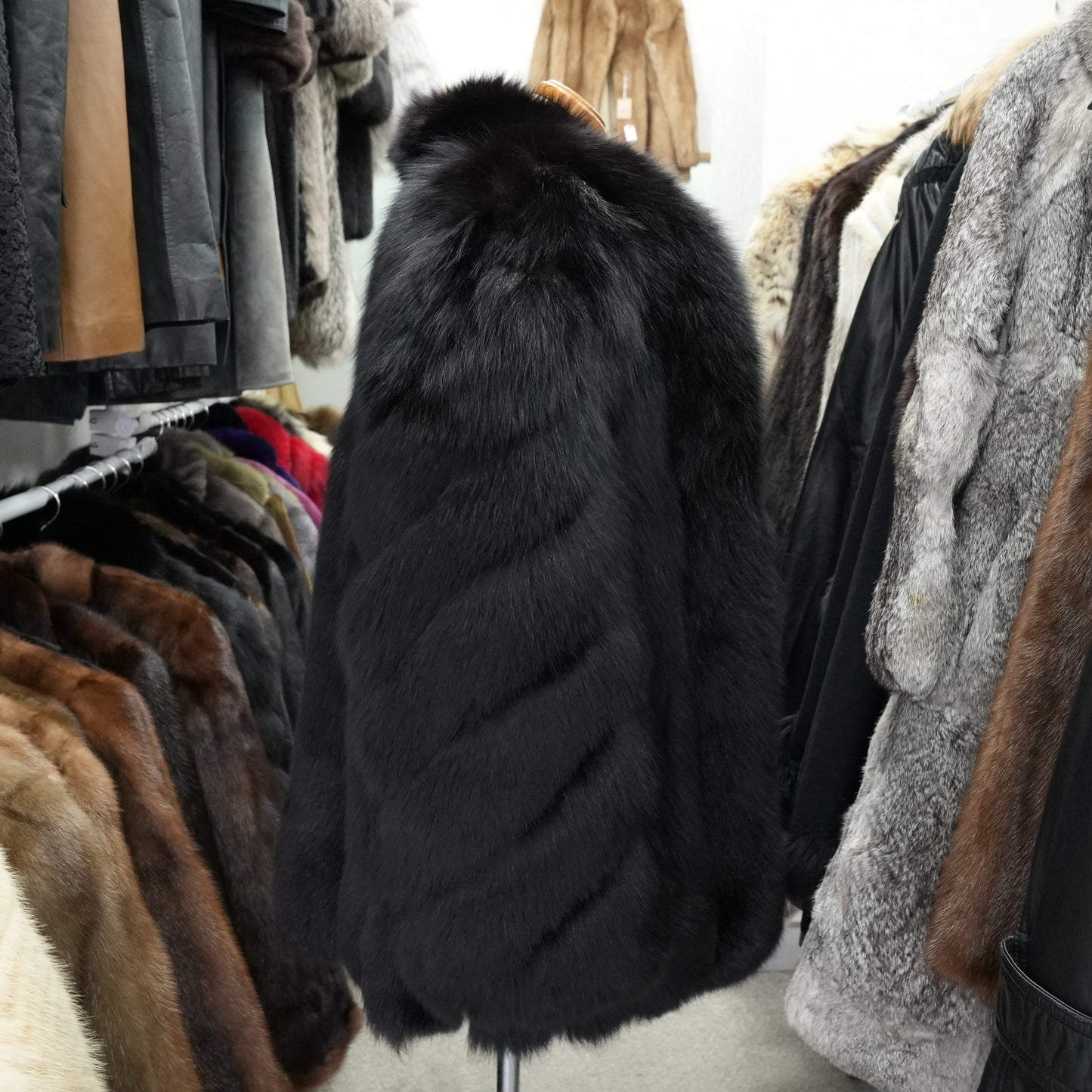 ROYAL SAGA FOX Black dyed Fur Coat - Genuine Vintage Fur From Japan