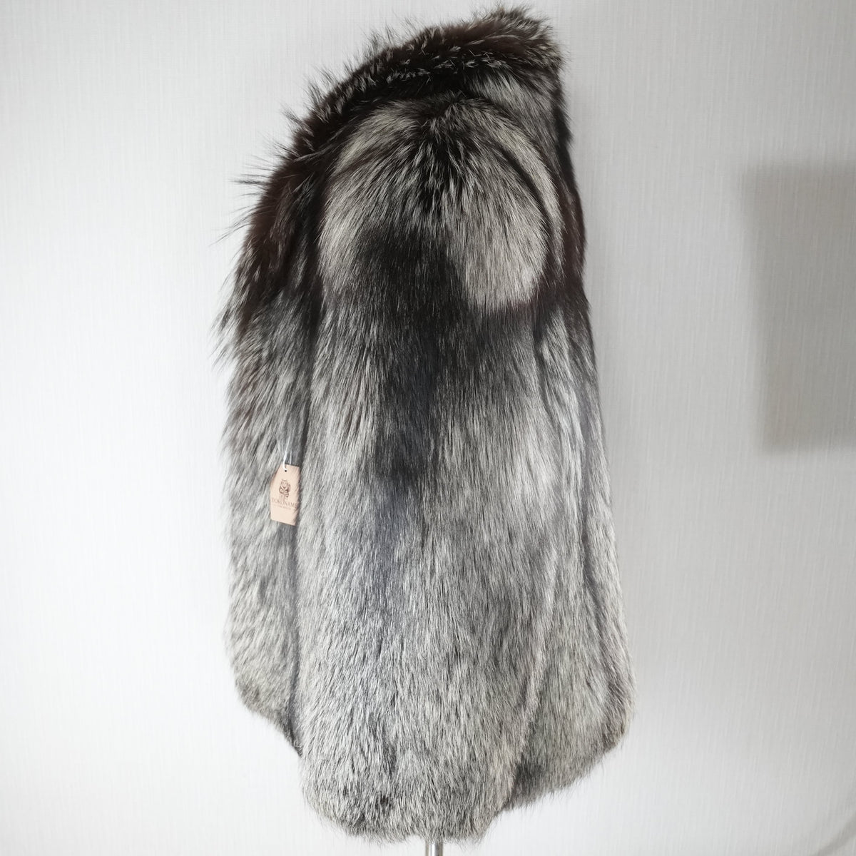 SAGA FOX Silver Fox Fur Coat Soft and Fluffy - Genuine Vintage Fur From Japan