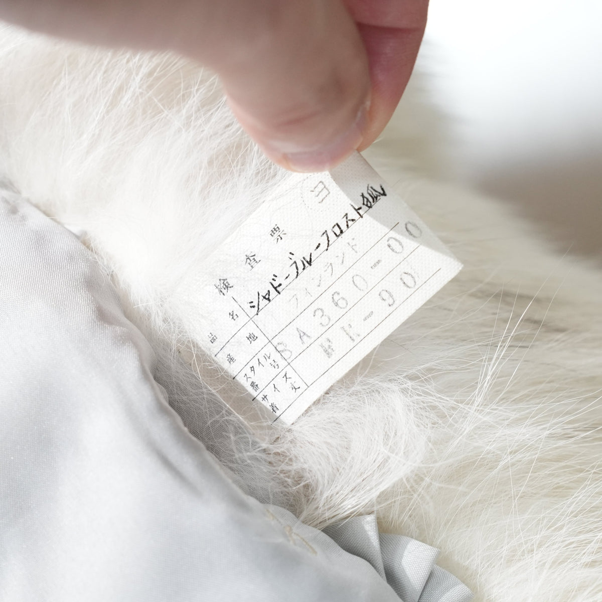 Scallop Shadow Fox and Frost Fox Fur elegant Coat Soft and Fluffy - Genuine Vintage Fur From Japan