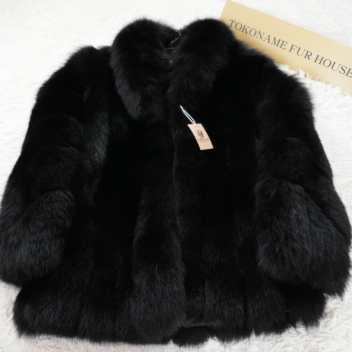 Black Dyed SAGA ROYAL FOX Coat Soft and Fluffy - Genuine Vintage Fur From Japan